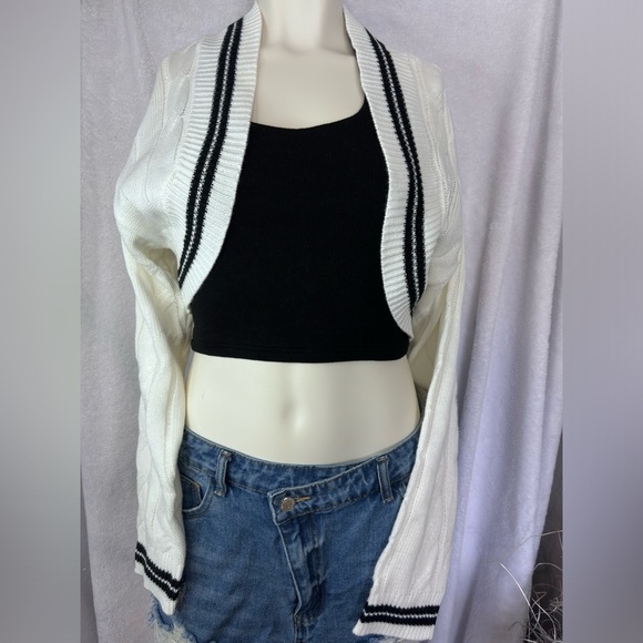 Cropped Cardigan‎ Sweater Bolero Shrug White Black Varsity Striped Knit - Picture 2 of 4